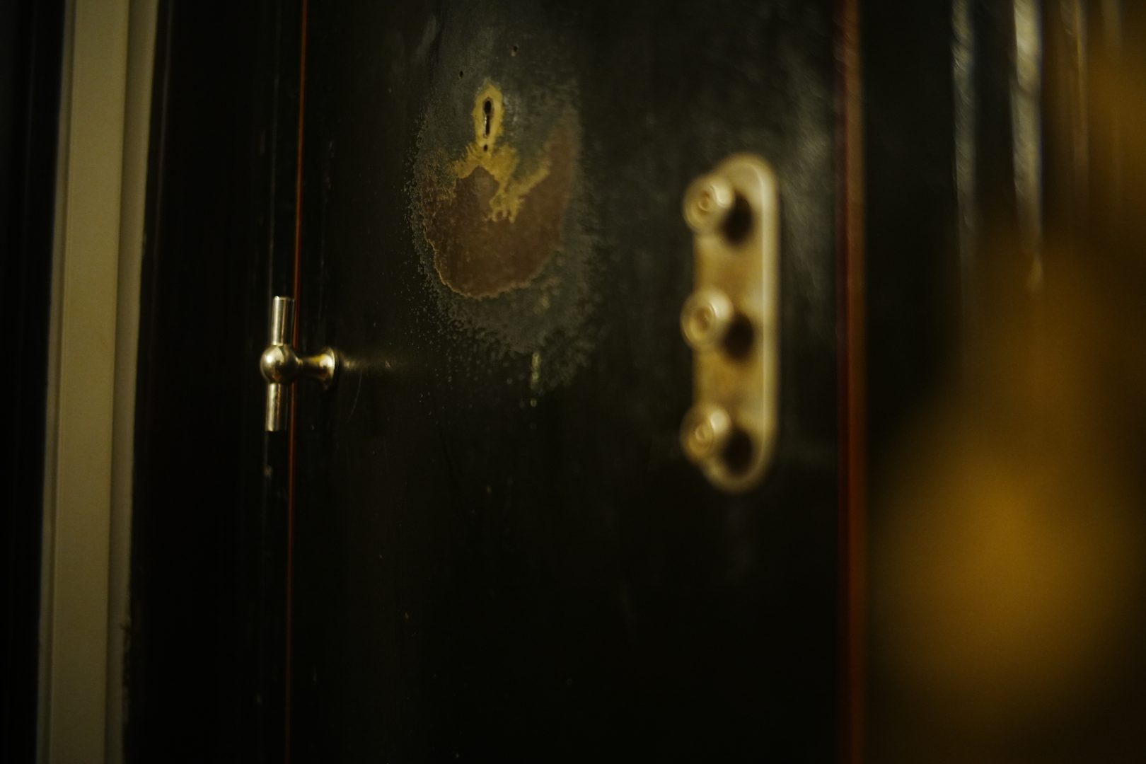 Casa Tătărescu: Martor al Elitei Interbelice și Contur al Memoriei Politice în București 1 Casa Tătărescu: Martor al Elitei Interbelice și Contur al Memoriei Politice în București